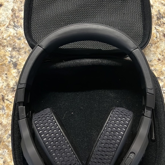 JBL under armor Project Rock wireless headphones